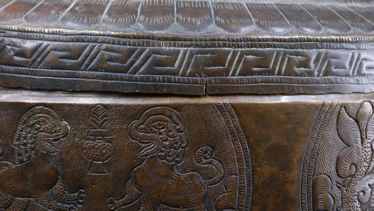 Large Embossed Copper Box, Nepal, 19th/20th Century-photo-6