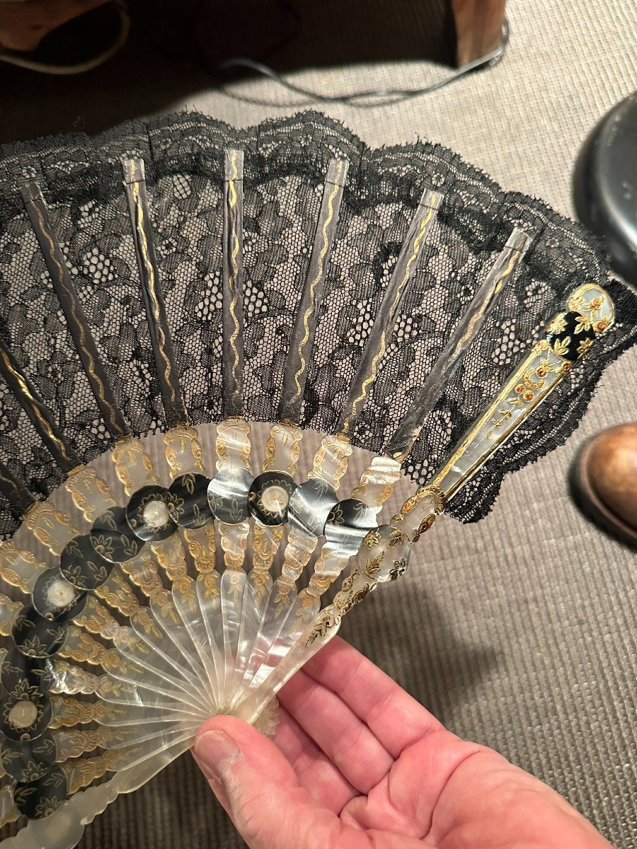 Beautiful Hand Painted Fan From The 19th Century-photo-4