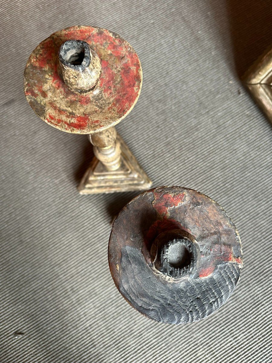 A Beautiful Pair Of Polychrome Wooden Candlesticks From The 18th Century-photo-5