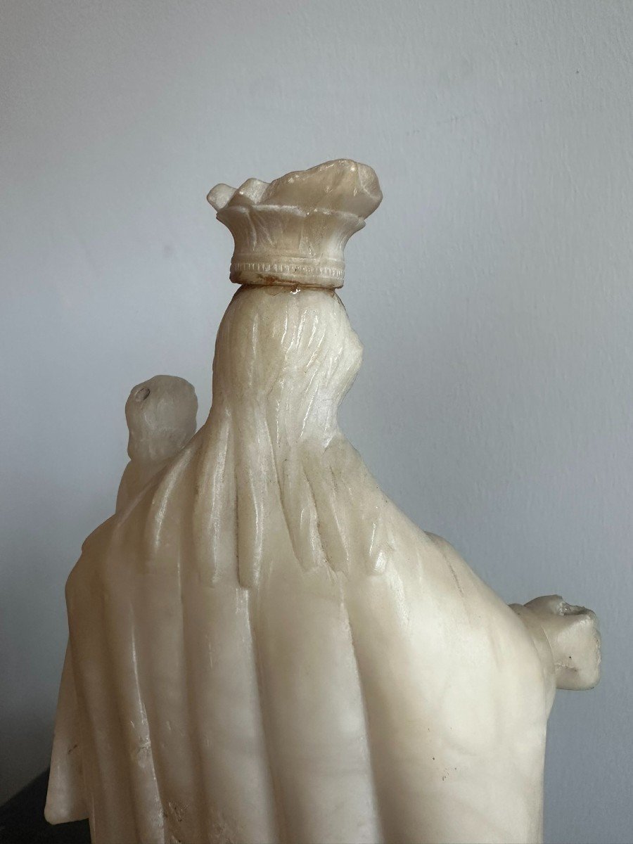 Alabaster Virgin. Eighteenth Century-photo-2