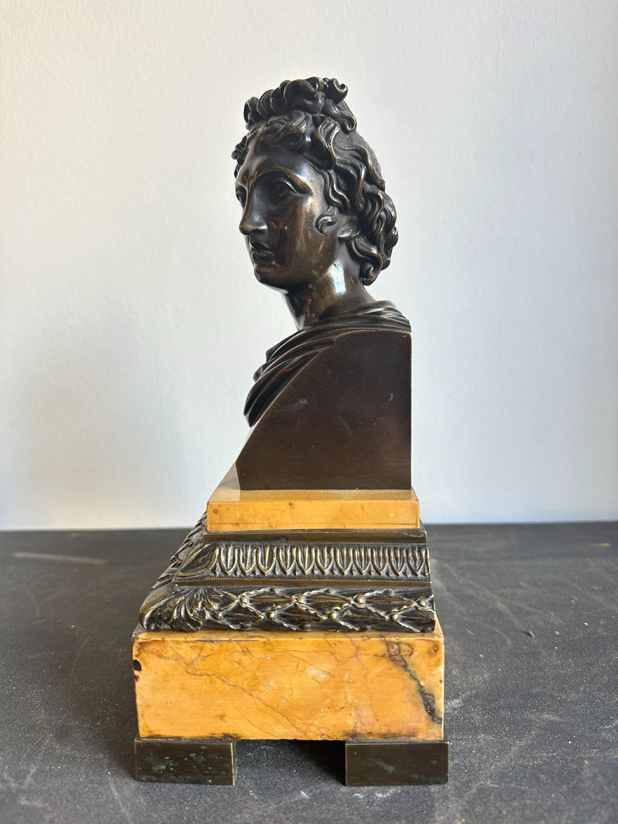 Buste en bronze sur socle en marbre de Sienne. France 1820.-photo-3