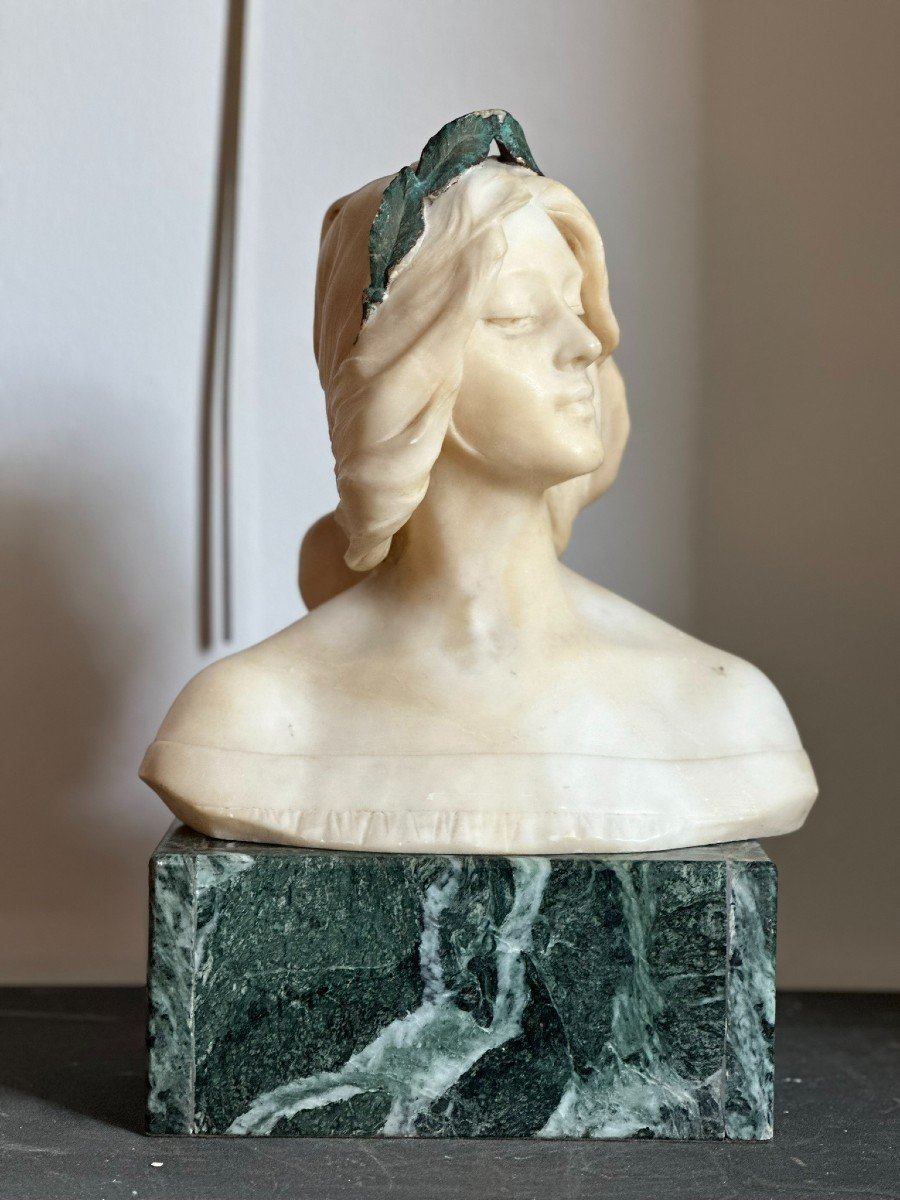 Beau buste de dame en marbre. Fin du 19e siècle, début du 20e siècle-photo-3