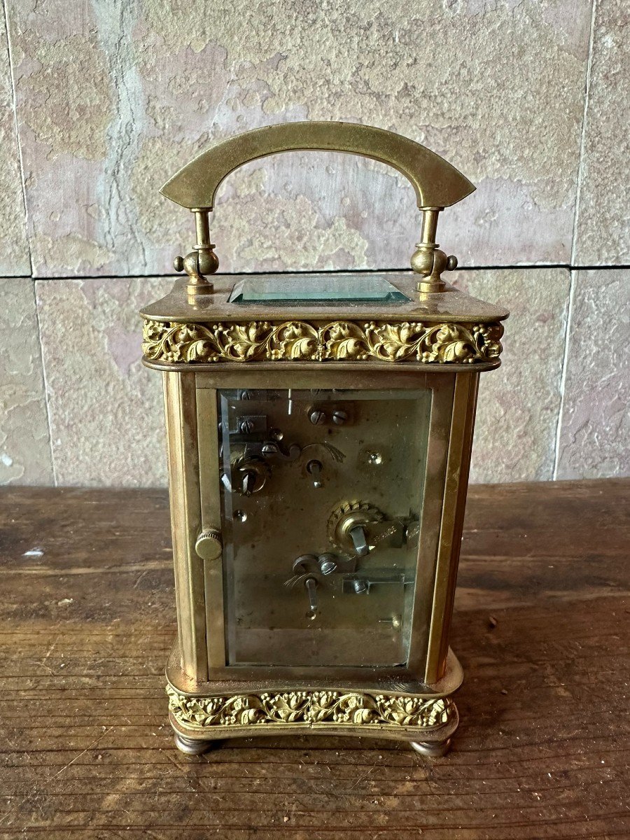 Belle horloge de voyage et réveil en bronze doré et cristal-photo-3