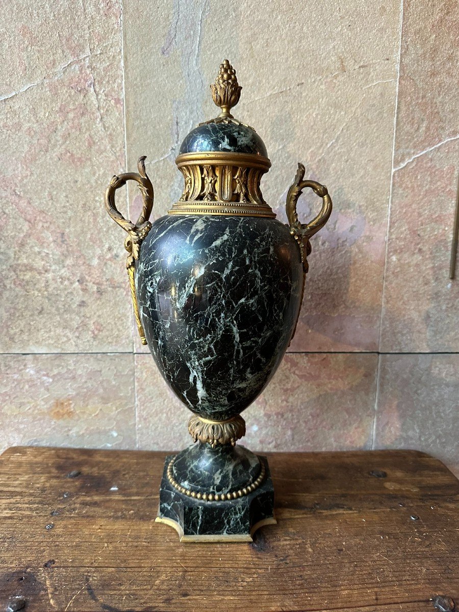 Vase en marbre et bronze. Napoléon III. -photo-3