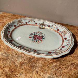 Precious 18th Century Tray Bearing The Coat Of Arms Of The East India Company