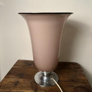 Lampe de table en opaline rose pastel. 1960s