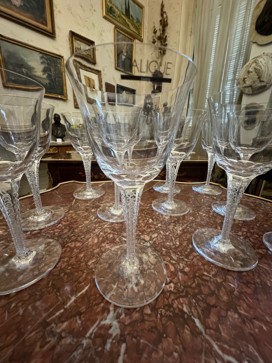 Suite De 12 Verres à vin Lalique 