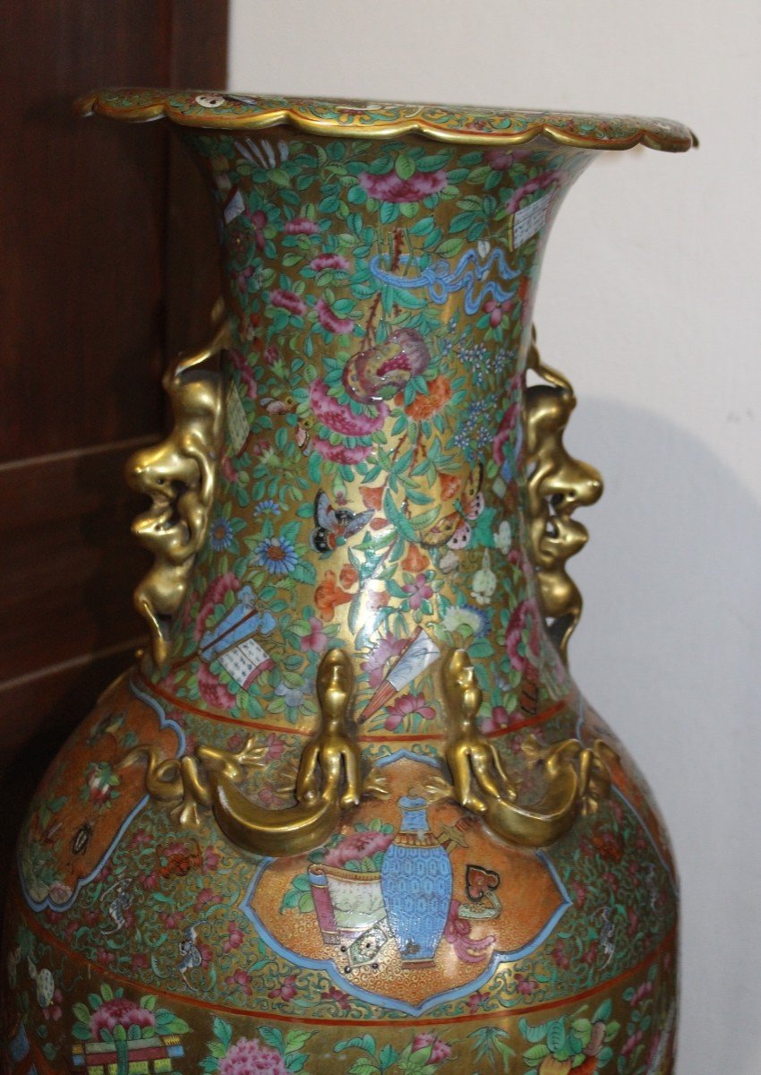 Vase En Porcelaine Chinois De La Famille Rose, Canton Moitiè Du XIX Siecle.-photo-1