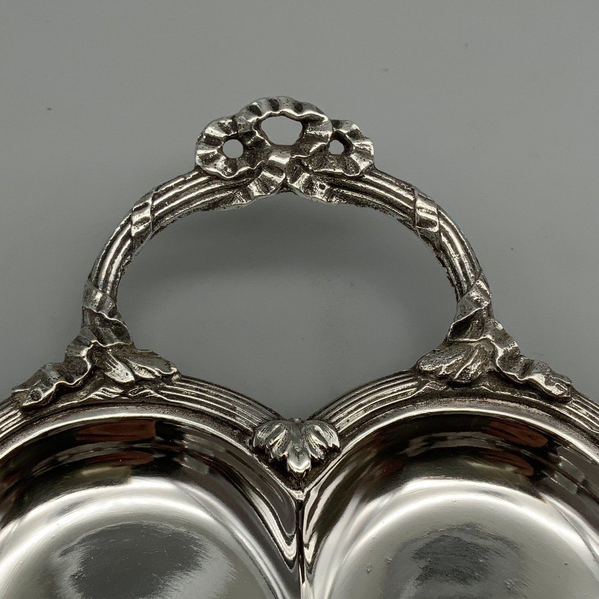 Silver Metal Crossed Ribbons Tray -photo-3