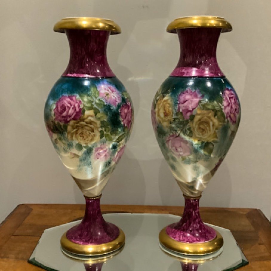 Grande Paire De Vases En Porcelaine 