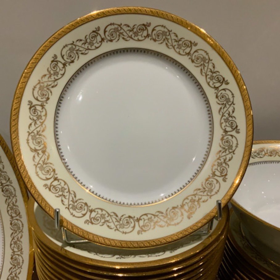 Coquet Et Cie. 62-piece Limoges Porcelain Dinner Service-photo-4