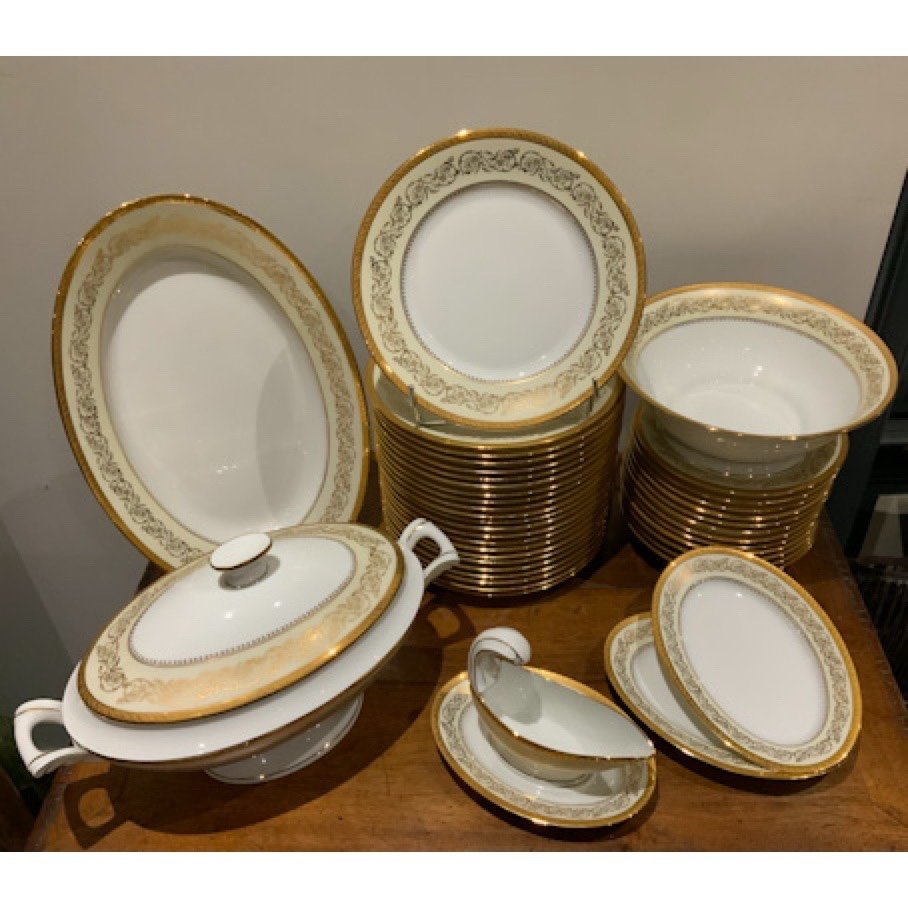 Coquet Et Cie. 62-piece Limoges Porcelain Dinner Service-photo-7