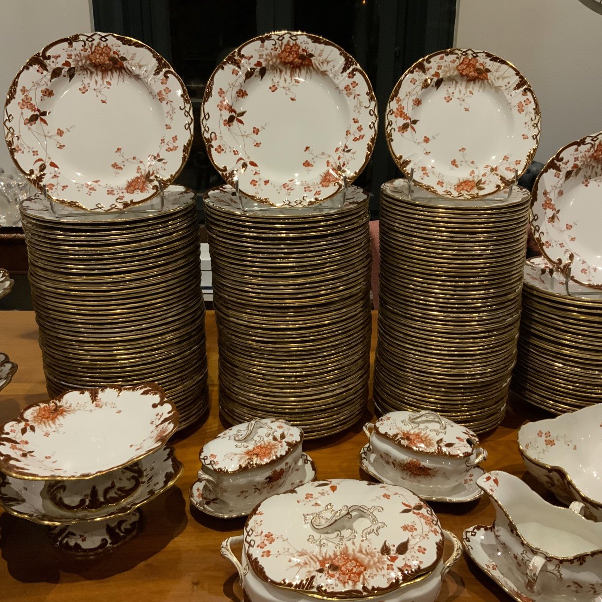 122 Piece Fine English Earthenware Dinner Service  