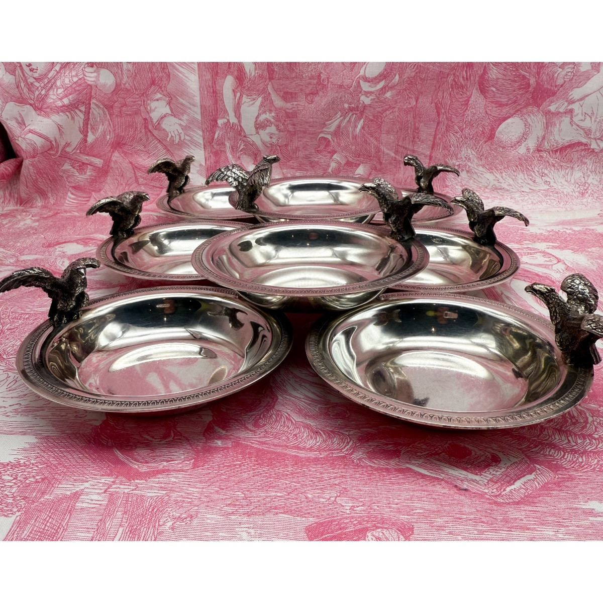 8 Silver-plated Metal Bowls With Round Eagle Decor-photo-3