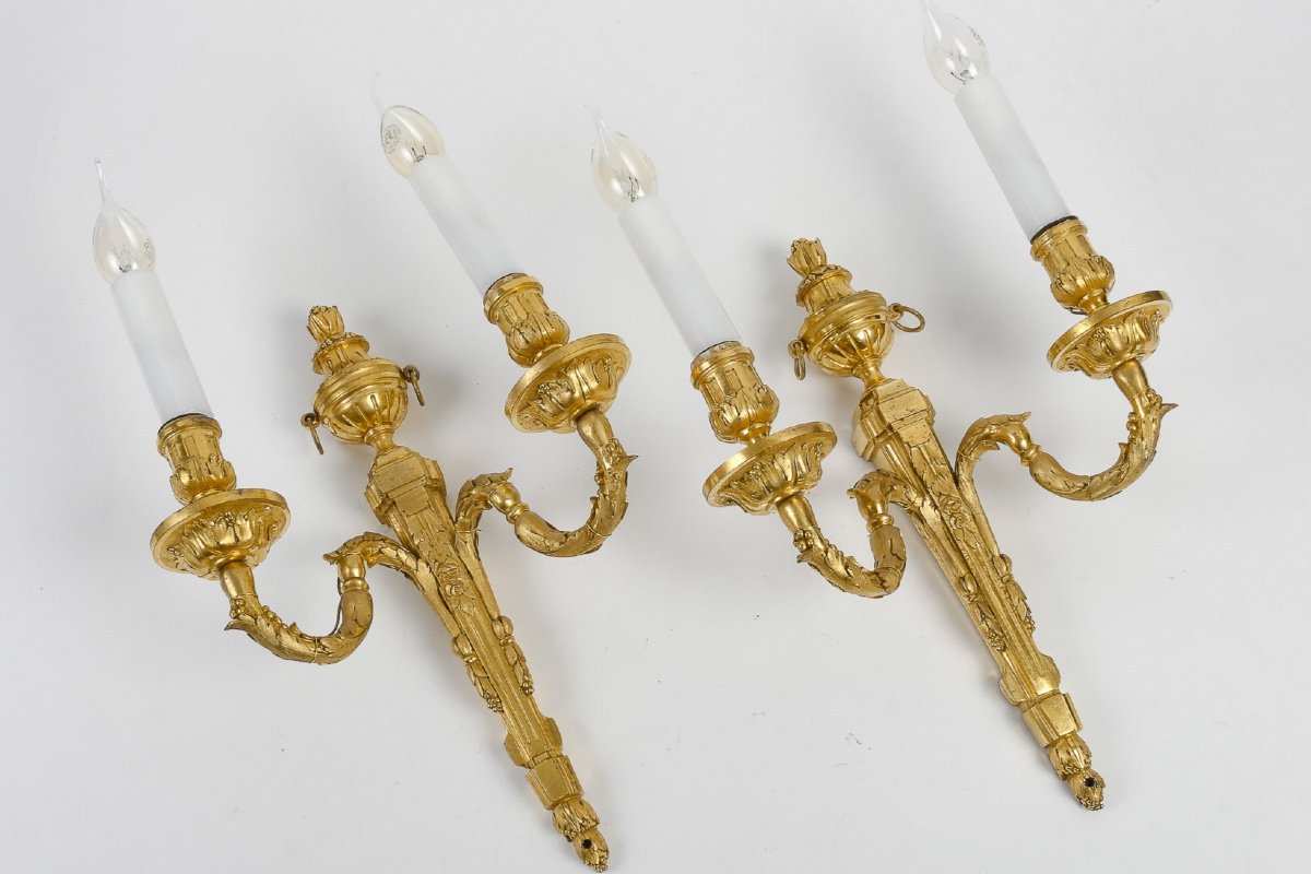 Paire D’appliques D’époque Louis XVI à Deux Bras De Lumière En Bronze Doré Vers 1780