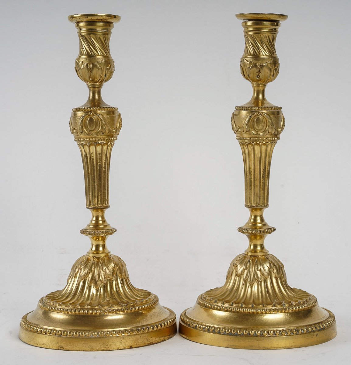 Paire De Bougeoirs D’époque Louis XVI En Bronze Finement Ciselé Et Doré Montés En Lampes-photo-4