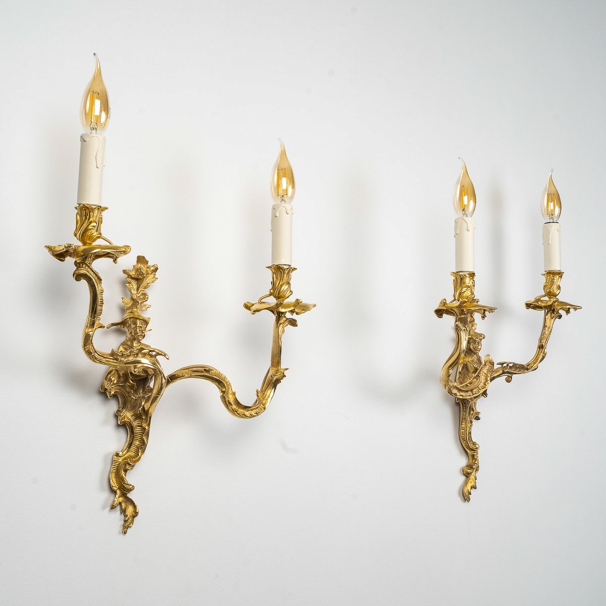 Paire D’appliques à Deux Bras De Lumière à Décor D’un Couple Chinois En Bronze Doré Vers 1850-photo-6