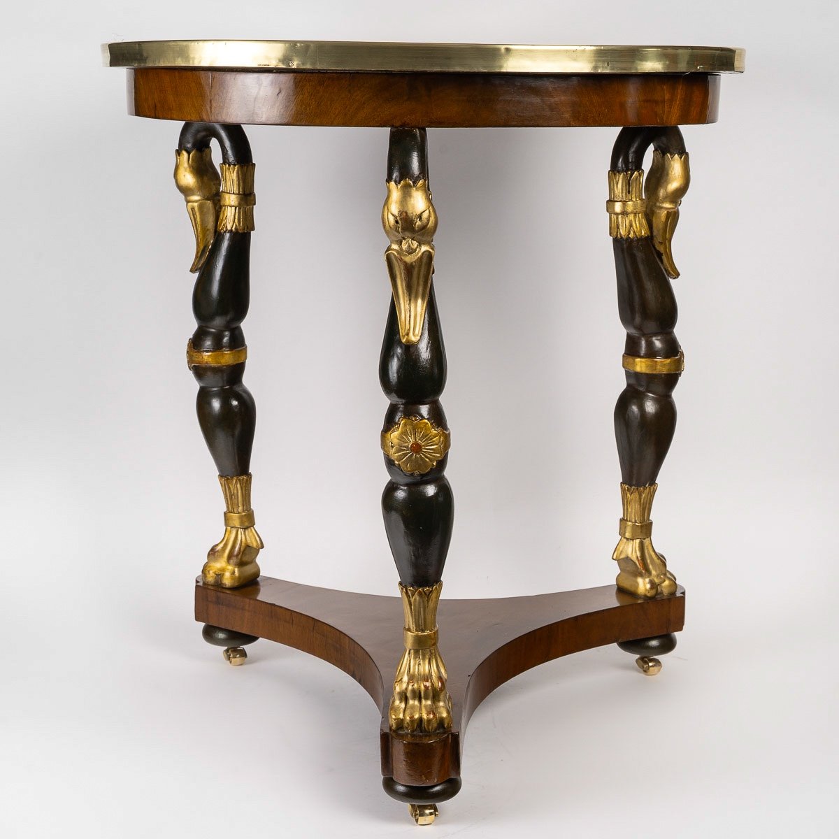 French Restoration Period - Artistic Pedestal Table In Mahogany With Swans Circa 1820-1830