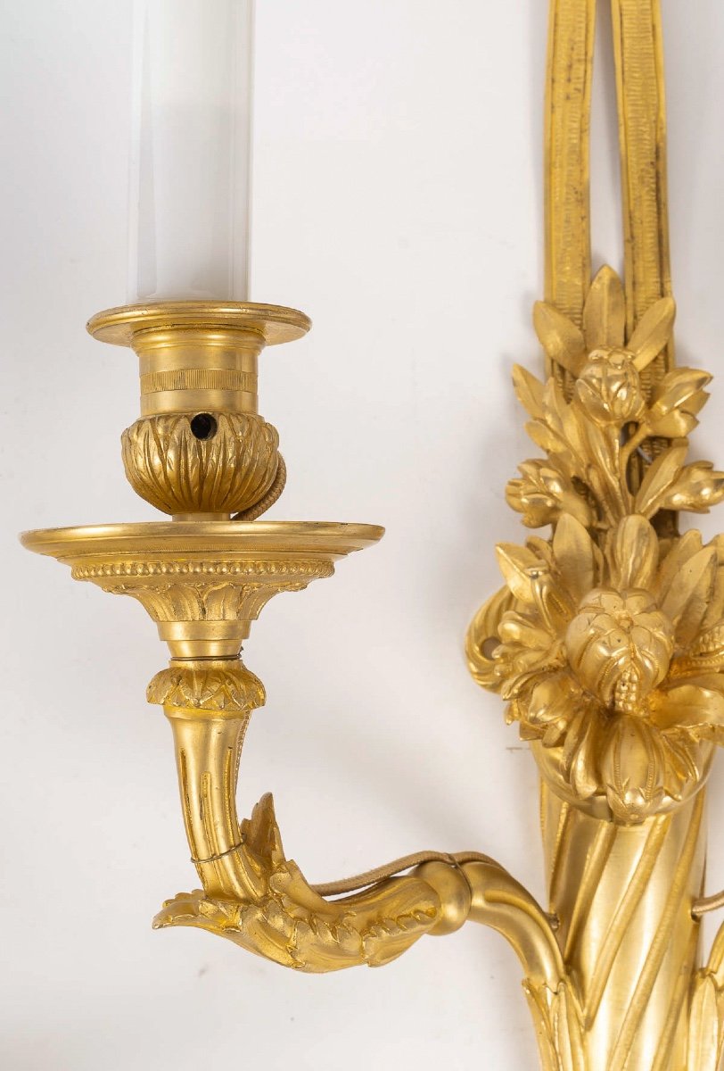 A Pair Of Louis XVI Style Chiseled And Gilt Bronze Sconces With Quivers Circa 1880-photo-3