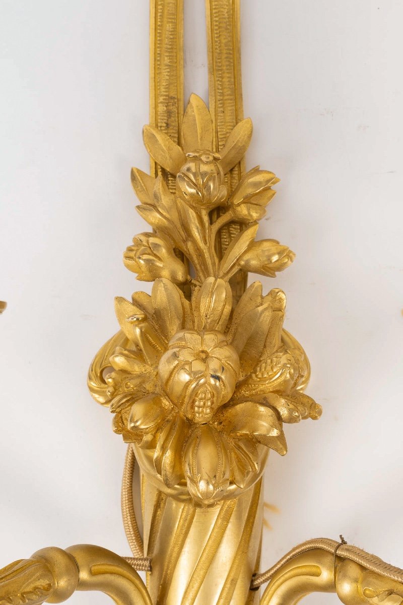 A Pair Of Louis XVI Style Chiseled And Gilt Bronze Sconces With Quivers Circa 1880-photo-4