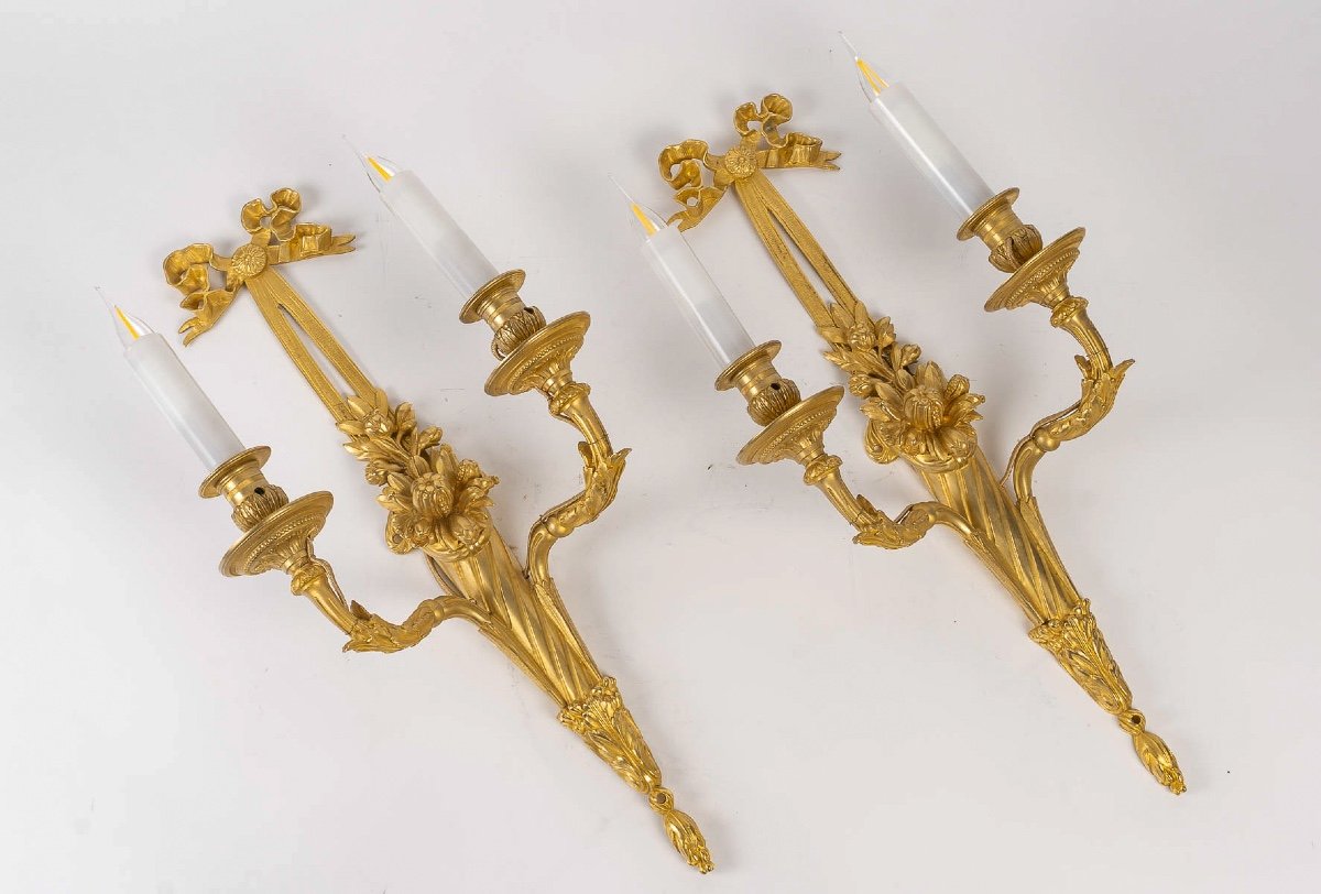 A Pair Of Louis XVI Style Chiseled And Gilt Bronze Sconces With Quivers Circa 1880-photo-4