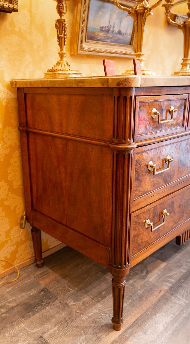 Commode En Noyer Ronceux D’époque Louis XVI Estampillée De Jean-baptiste Courte (1749-1843)-photo-2