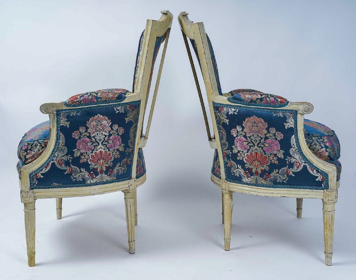 Pair Of French Louis XVI Period Bergere Armchairs In Natural Lacquered Wood Circa 1780-photo-2