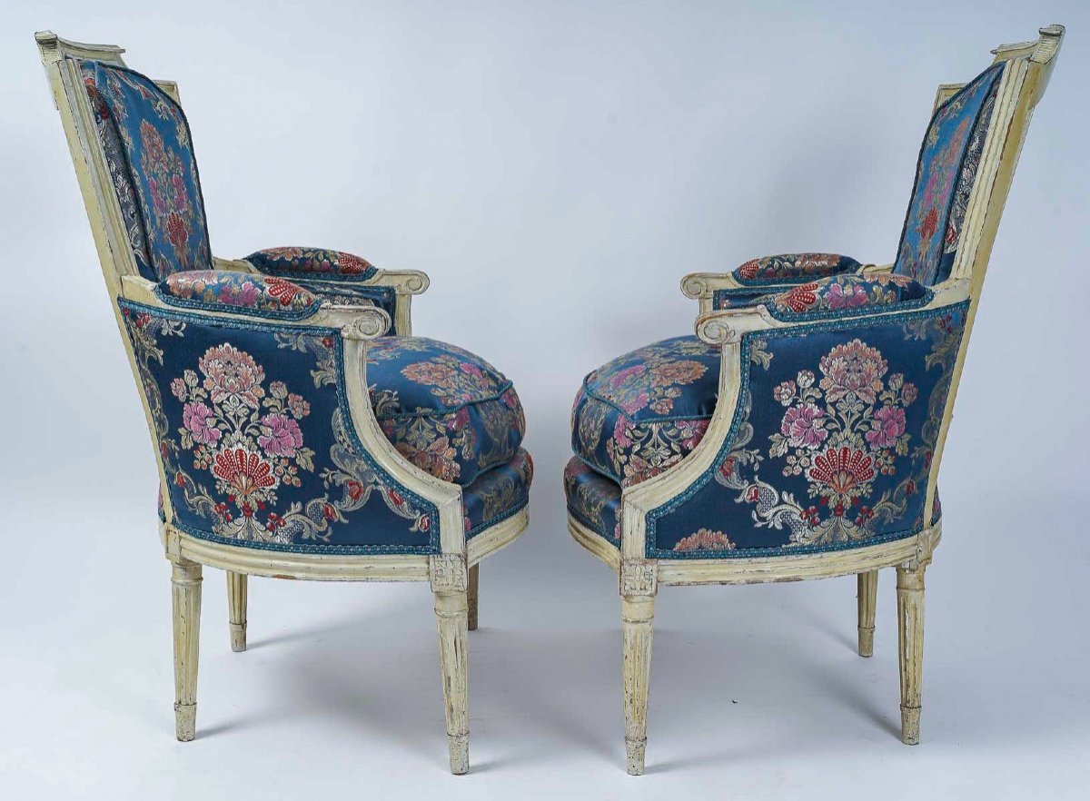 Pair Of French Louis XVI Period Bergere Armchairs In Natural Lacquered Wood Circa 1780-photo-4