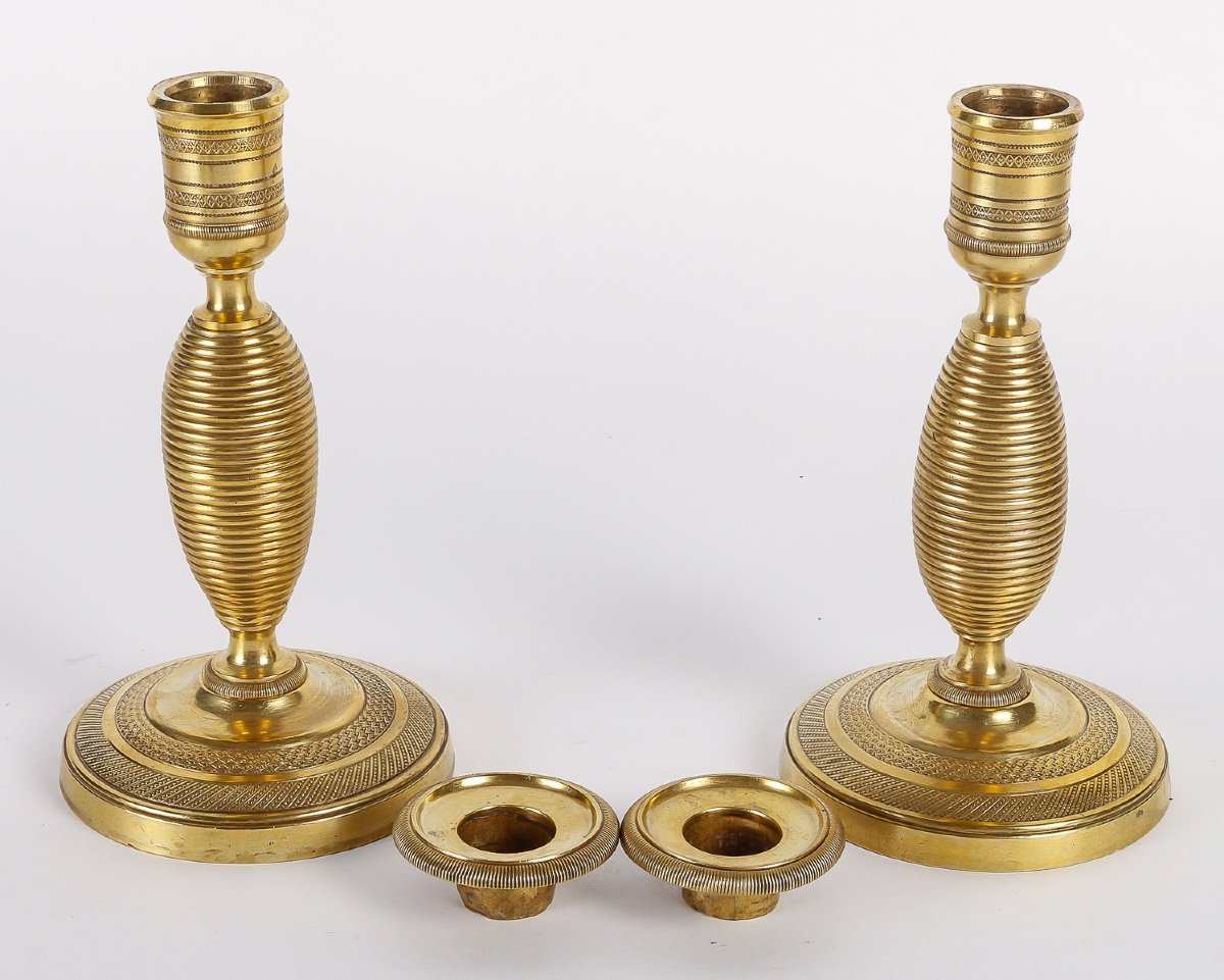 Paire De Petits Bougeoirs Dit Ragot En Bronze Ciselé Et Doré époque Empire Vers 1810-photo-1