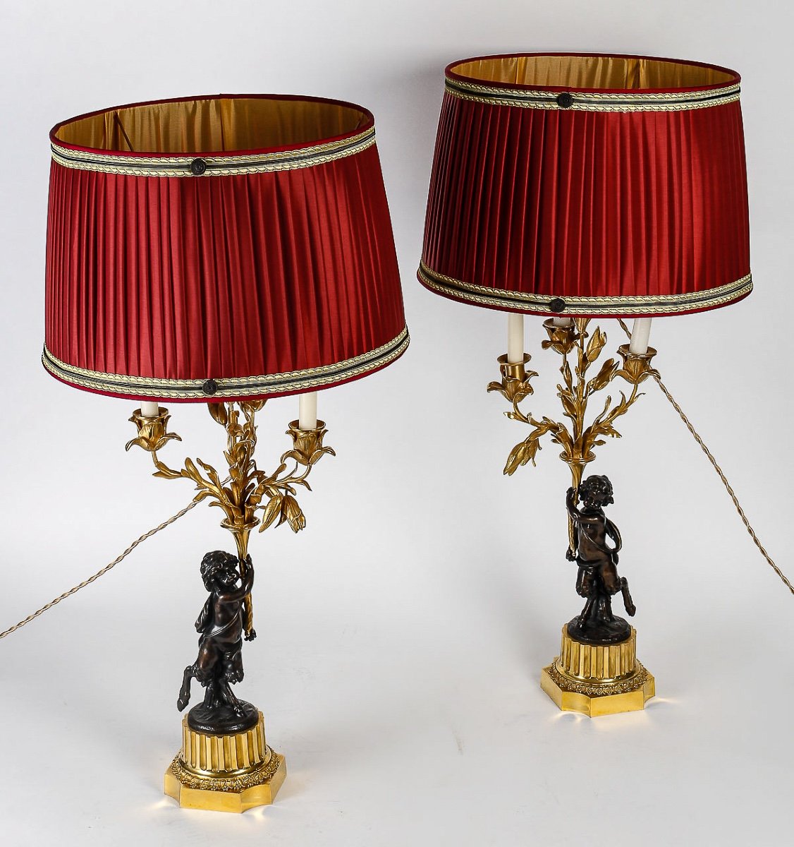 Paire De Candélabres Montés En Lampes De Style Louis XVI En Bronze à Décor De Faunes Vers 1860-photo-2