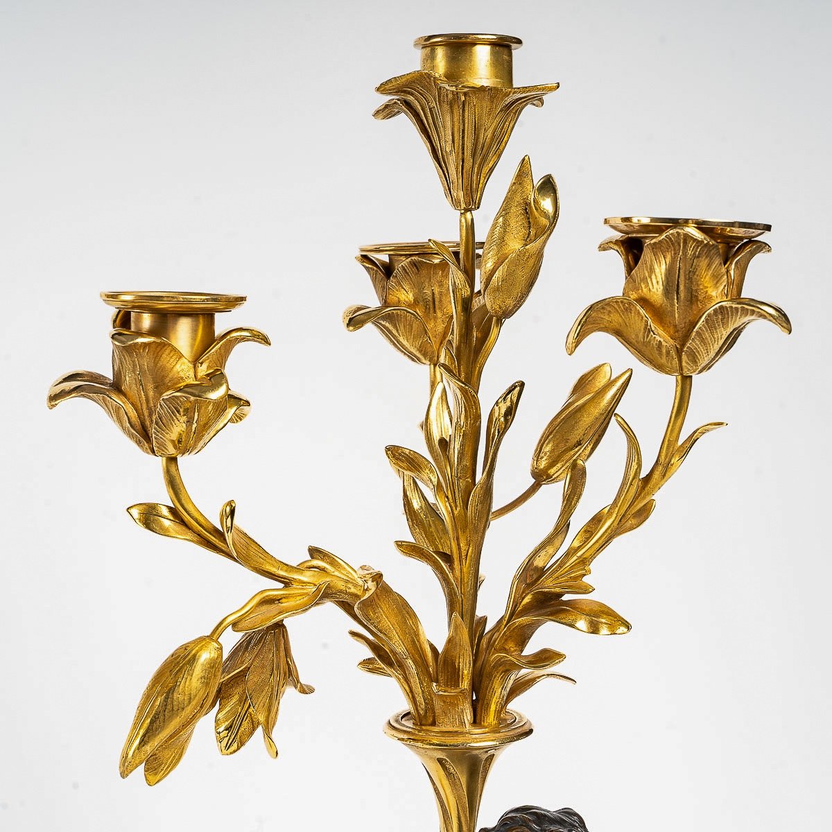 Paire De Candélabres Montés En Lampes De Style Louis XVI En Bronze à Décor De Faunes Vers 1860-photo-4