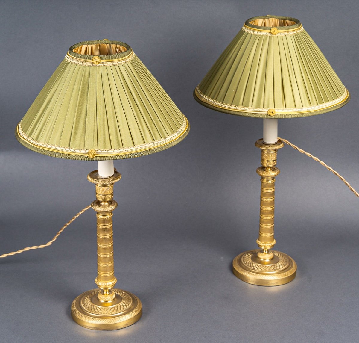 Paire De Bougeoirs Montés En Lampes D’époque Empire En Bronze Finement Ciselé Et Doré Vers 1810-photo-5