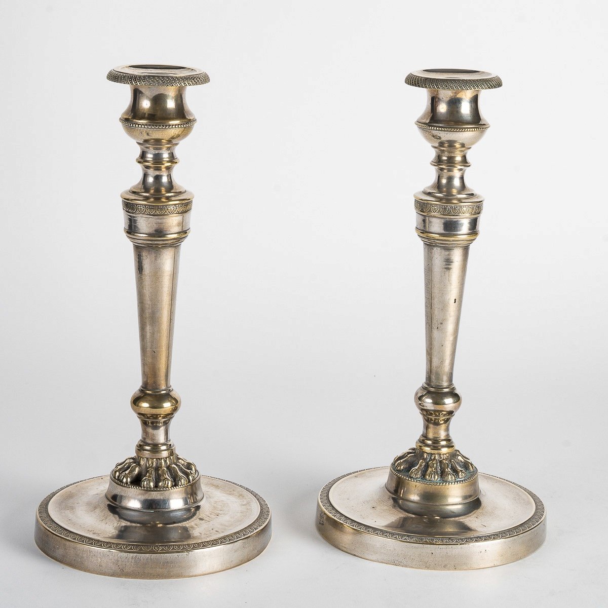 André Antoine Ravrio (1759-1814) Pair Of Candlesticks With Water Leaf Friezes In Silvered Bronze-photo-2