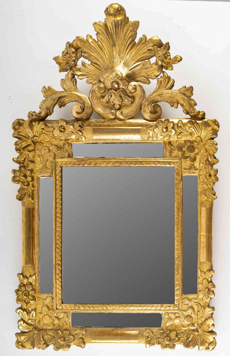 A French Regence Period Giltwood Mirror With Openwork Pediment, Circa 1720-photo-3