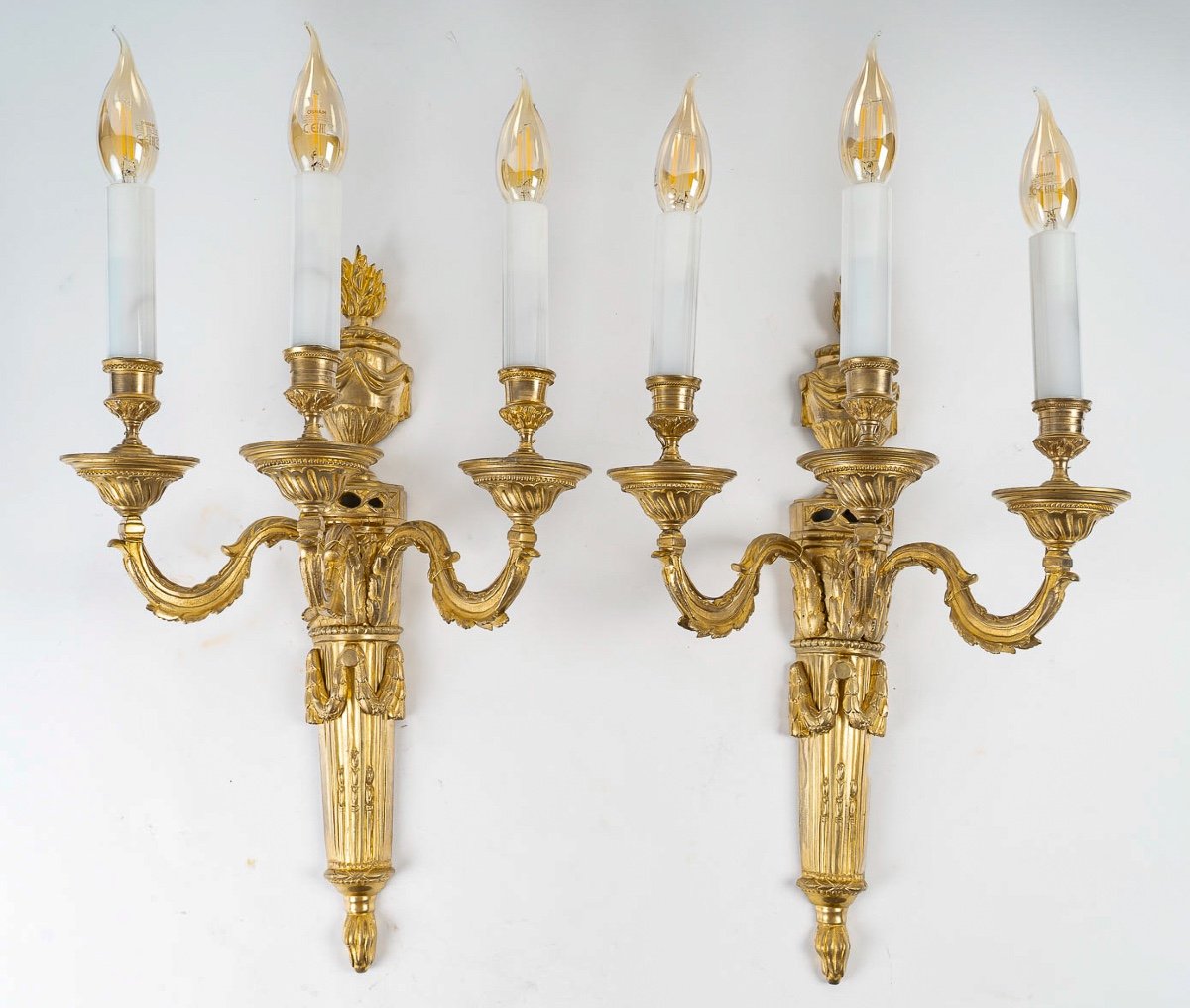 Paire D’appliques à Trois Bras De Lumières De Style Louis XVI En Bronze Doré Vers 1850-photo-2