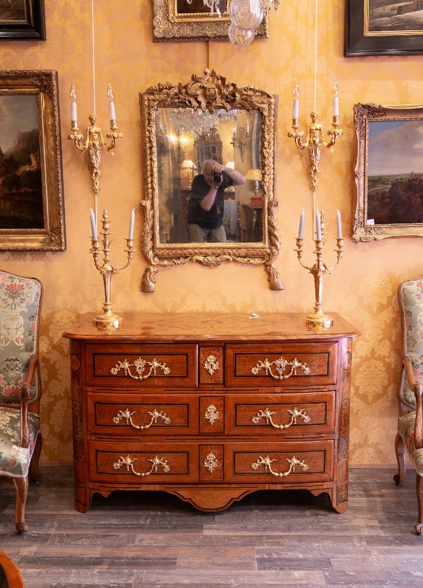 Commode En Marqueterie à Décor De Couronne Ducale D’époque Louis XIV Vers 1700