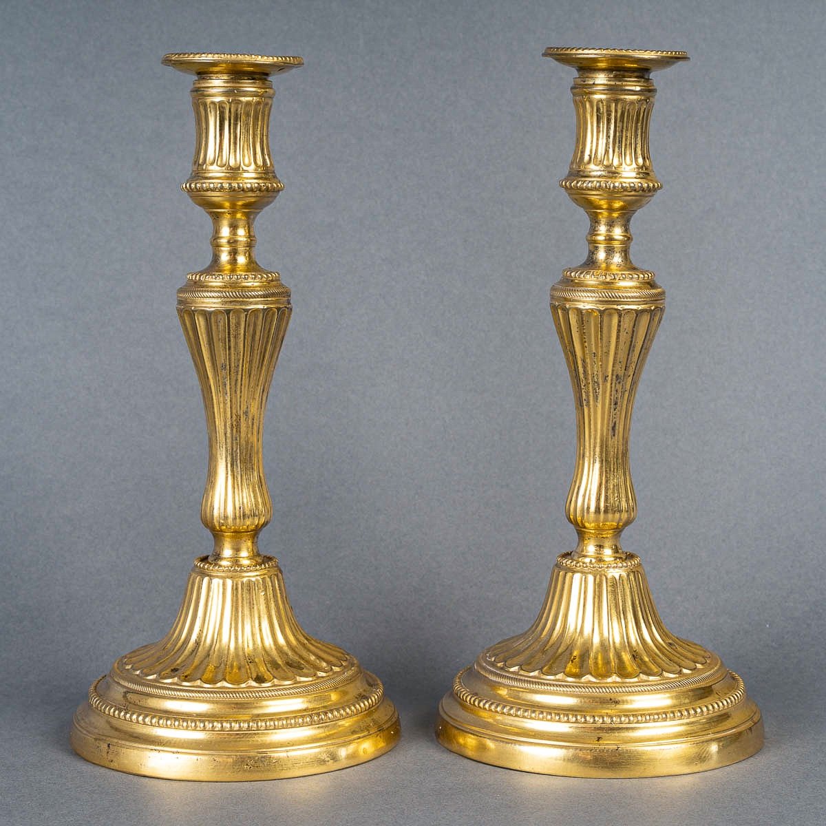 Paire De Flambeaux En Bronze Ciselé Et Doré époque Louis XVI Vers 1780