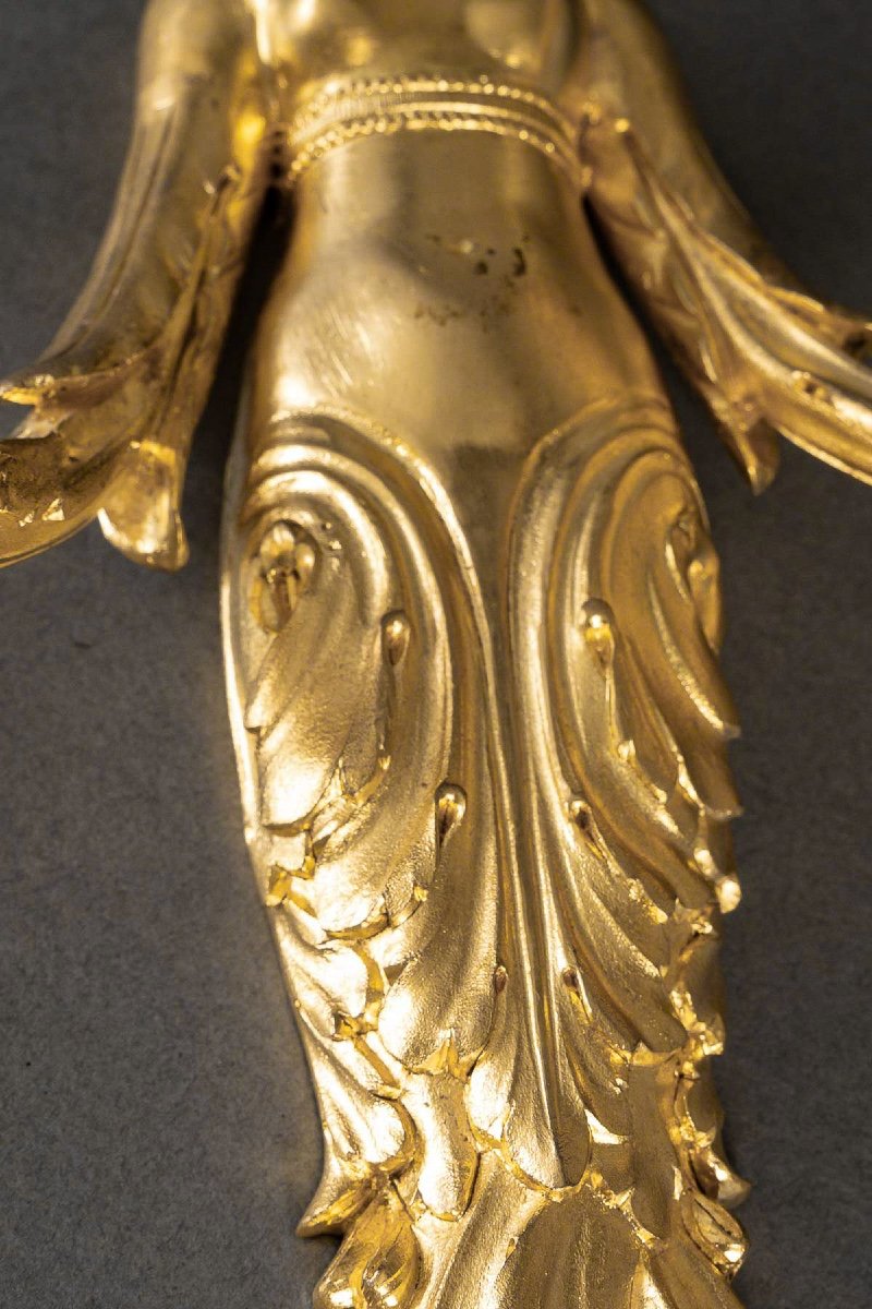 Paire D’appliques De Style Louis XVI Aux Termes De Femmes En Bronze Ciselé Et Doré Vers 1850-photo-1