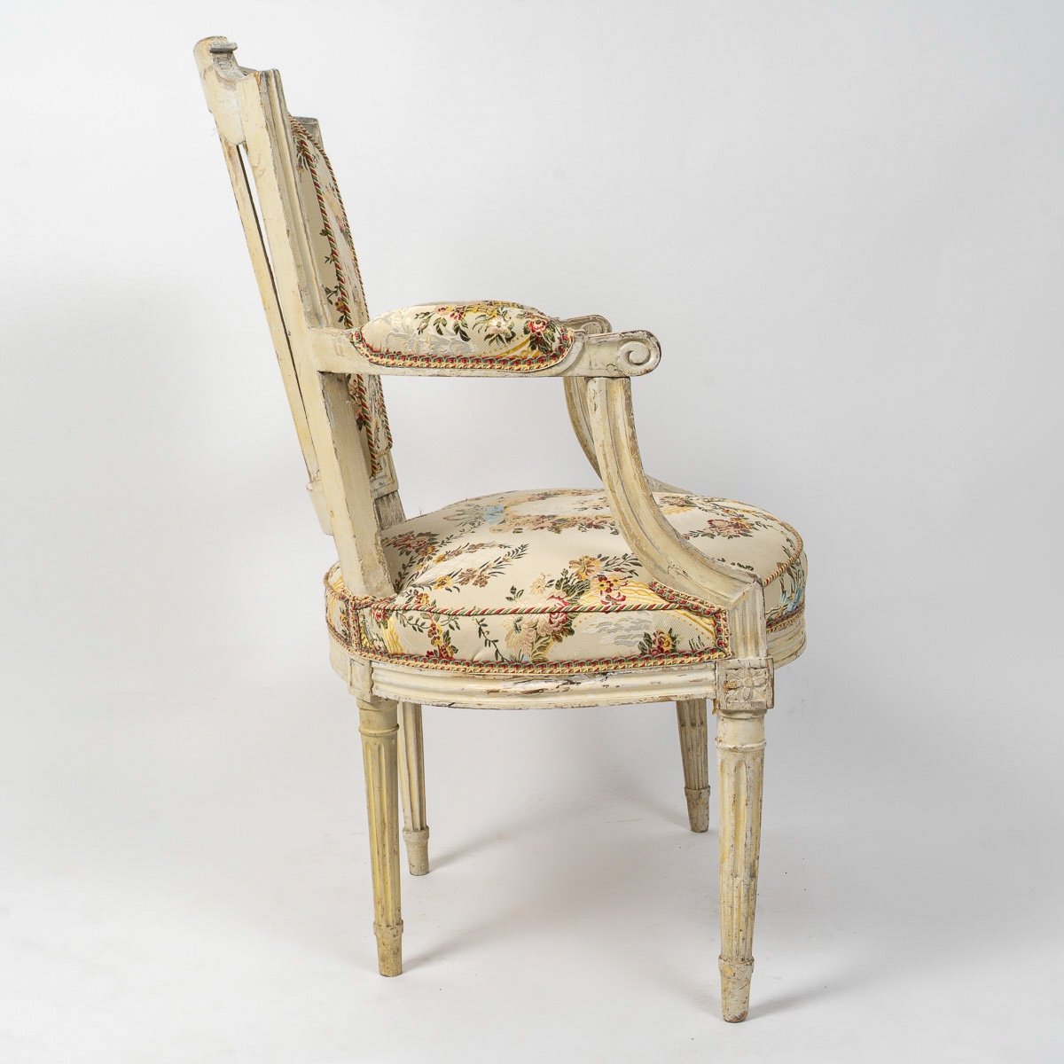 Série De Quatre Fauteuils En Hêtre Laqué D’époque Louis XVI Vers 1780-1790-photo-2