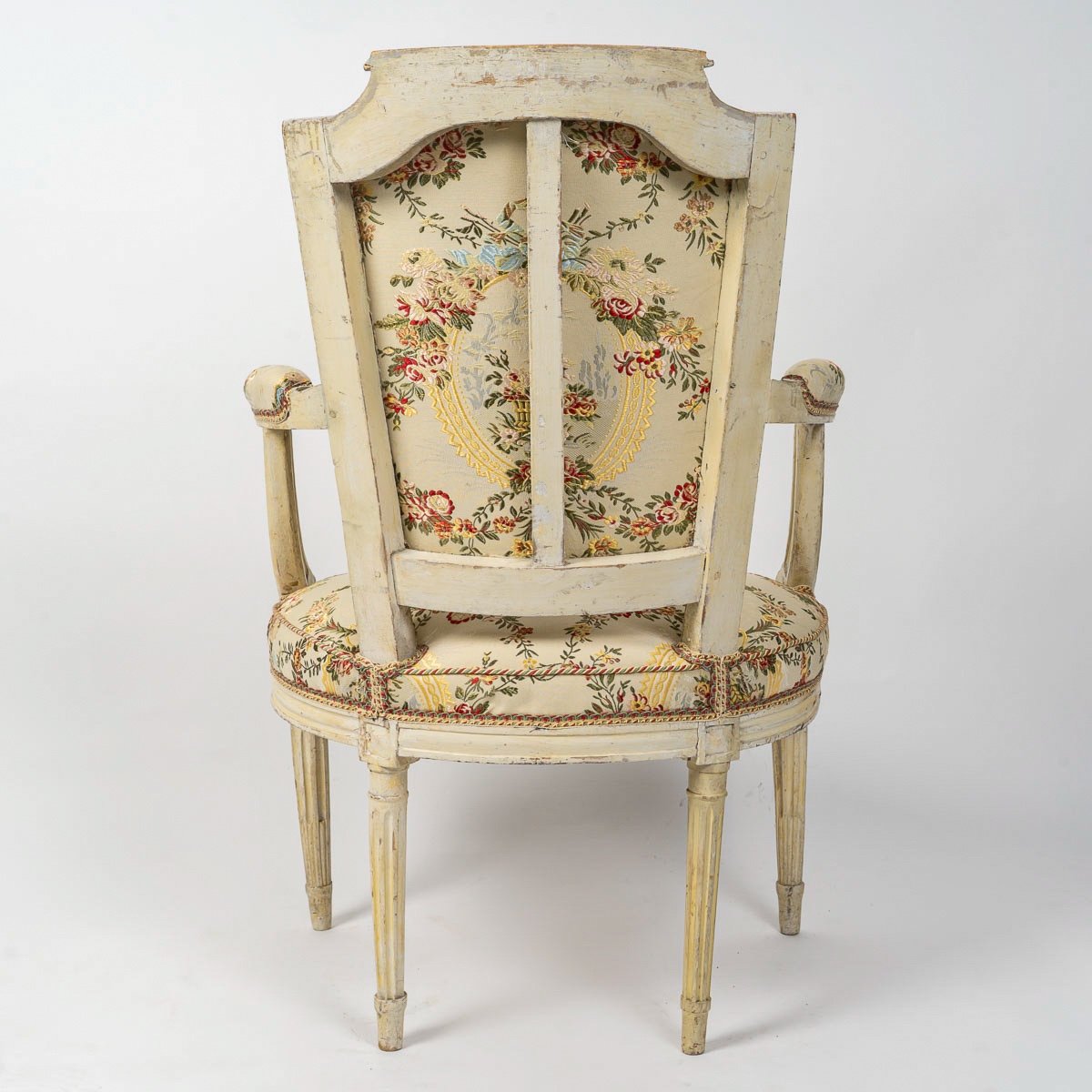 Série De Quatre Fauteuils En Hêtre Laqué D’époque Louis XVI Vers 1780-1790-photo-3