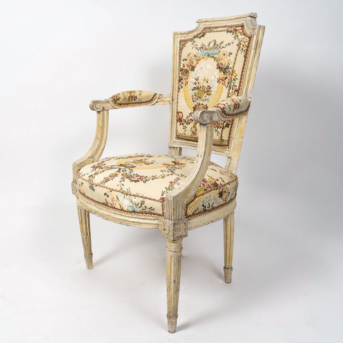 Série De Quatre Fauteuils En Hêtre Laqué D’époque Louis XVI Vers 1780-1790-photo-4