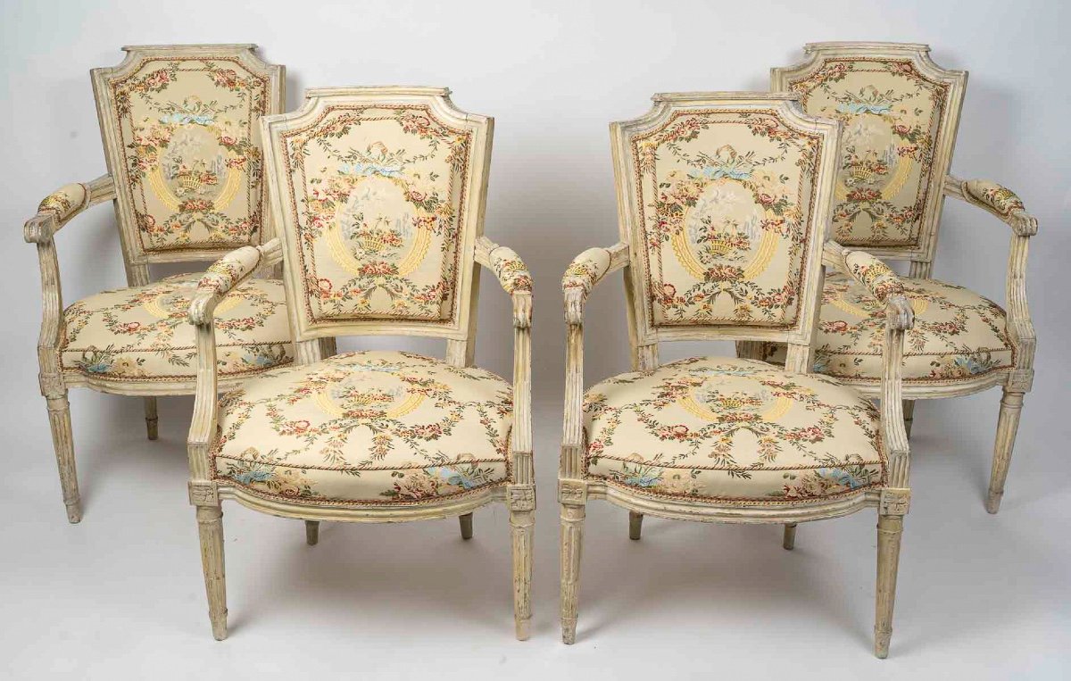 Série De Quatre Fauteuils En Hêtre Laqué D’époque Louis XVI Vers 1780-1790-photo-7