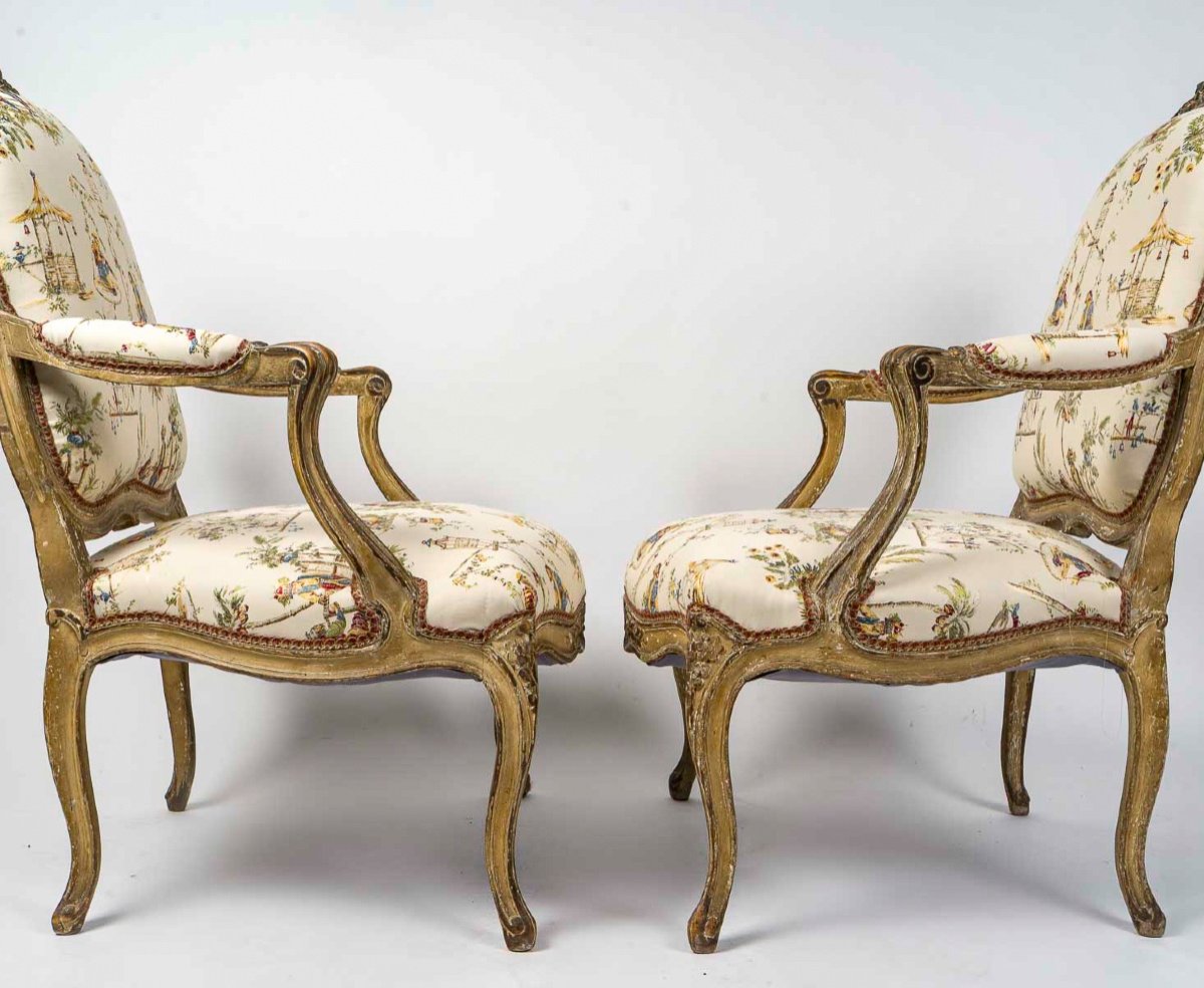 Paire De Larges Fauteuils En Hêtre Naturel Laqué D’époque Louis XV Vers 1740-1750-photo-2