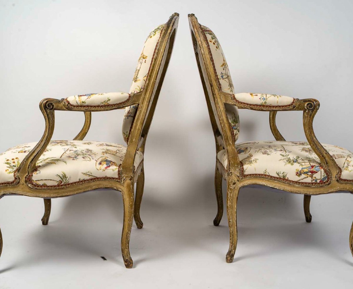 Paire De Larges Fauteuils En Hêtre Naturel Laqué D’époque Louis XV Vers 1740-1750-photo-3