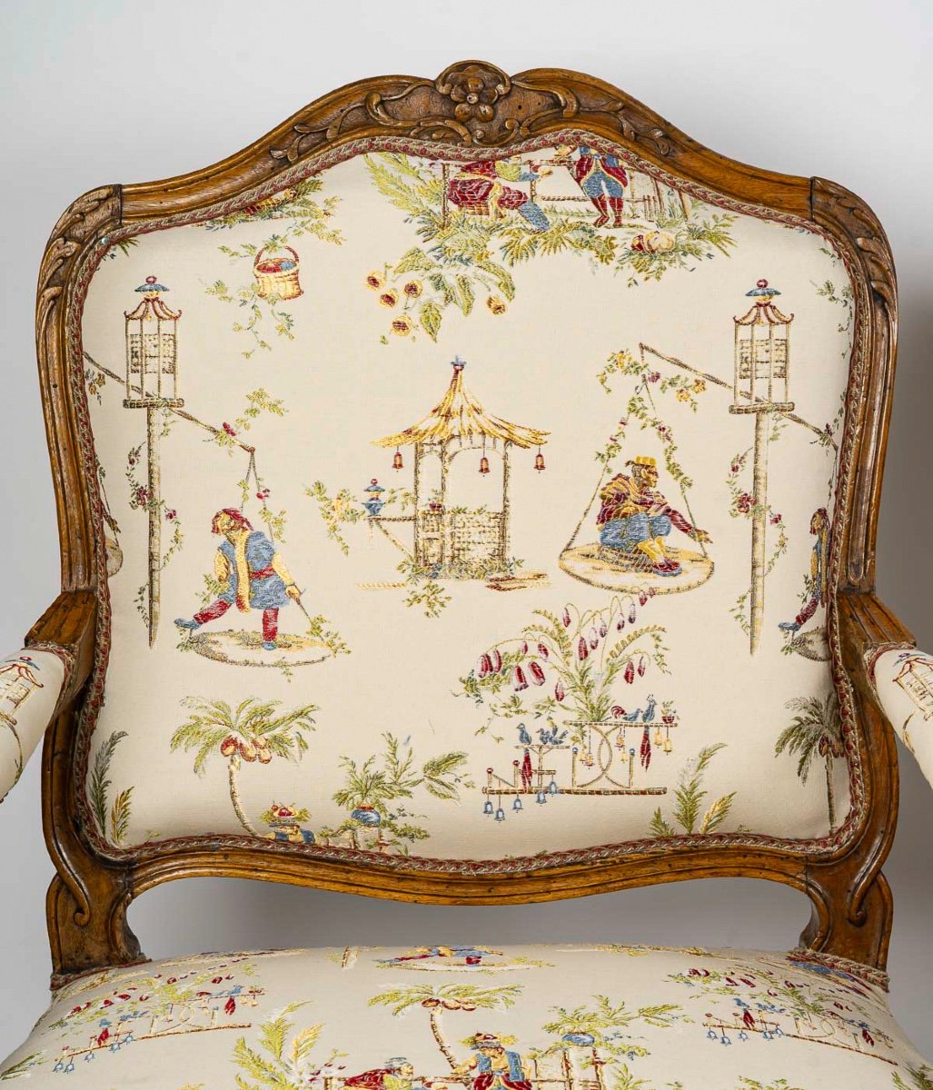 Attribué à Louis Poussiée Paire De Larges Fauteuils En Noyer D’epoque Louis XV Vers 1740-1745-photo-2