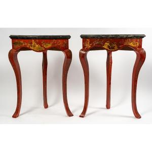 Pair Of Red Lacquered Corner Consoles With Chinese Decorations Circa 1850-1880