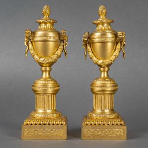 Paire De Cassolettes Formant Bougeoirs D’époque Louis XVI En Bronze Doré Vers 1780