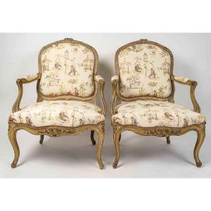 Paire De Larges Fauteuils En Hêtre Naturel Laqué D’époque Louis XV Vers 1740-1750