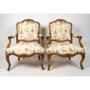 Attribué à Louis Poussiée Paire De Larges Fauteuils En Noyer D’epoque Louis XV Vers 1740-1745