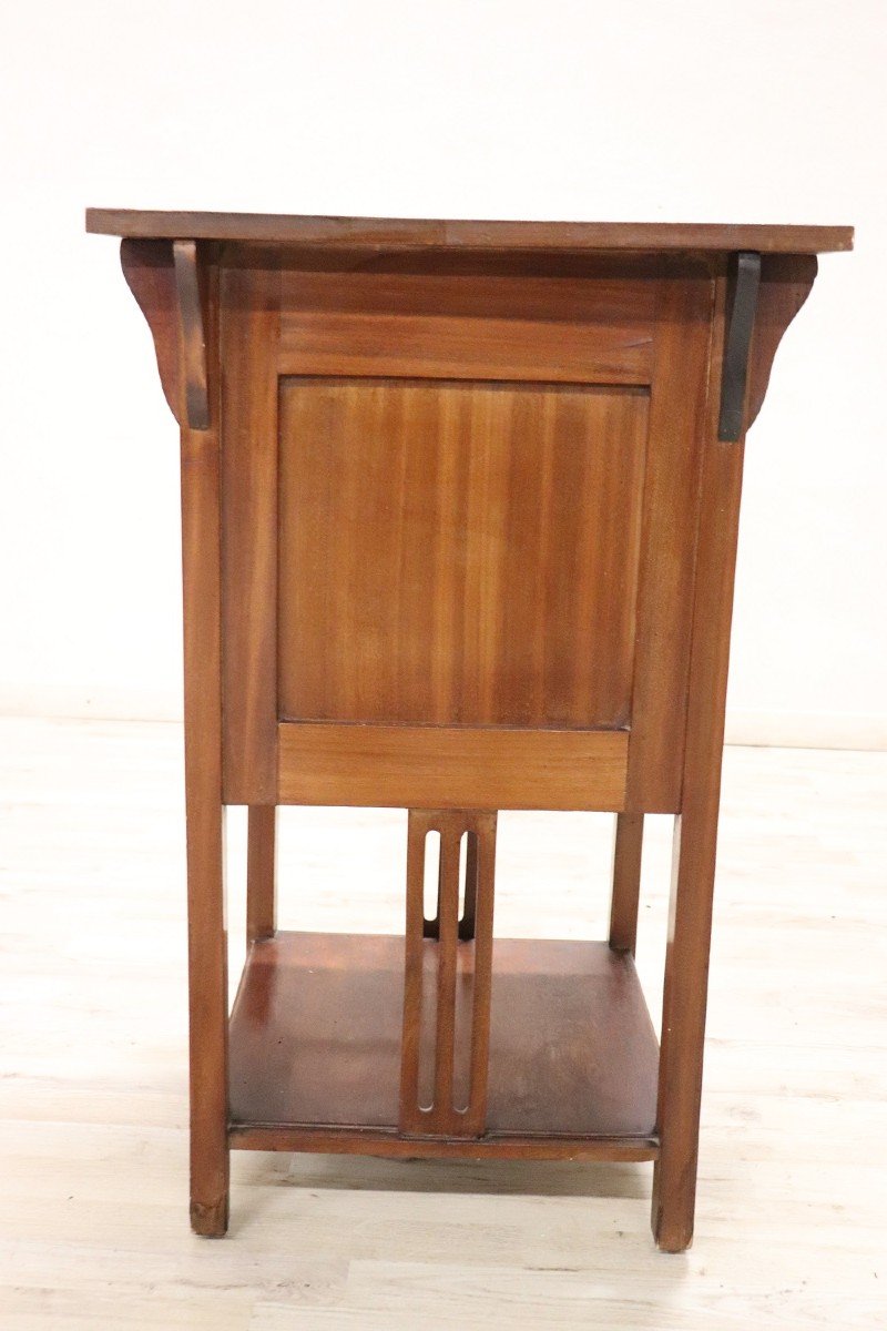 Early 20th Century Art Nouveau Inlaid Walnut Side Table-photo-3